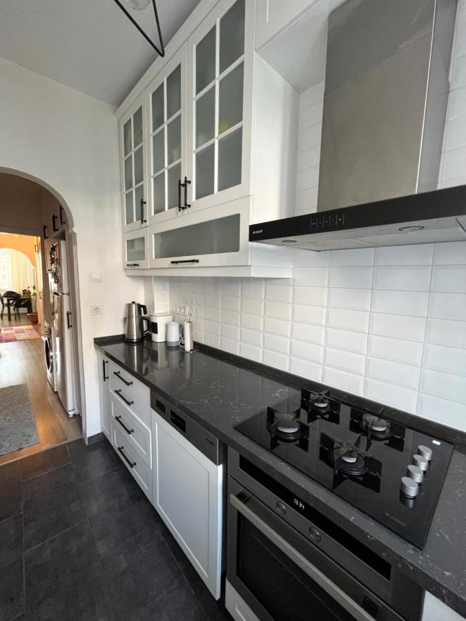 Апартаменты Centrally Located, 2+1 House In Taksim, Cihangir Стамбул Экстерьер фото